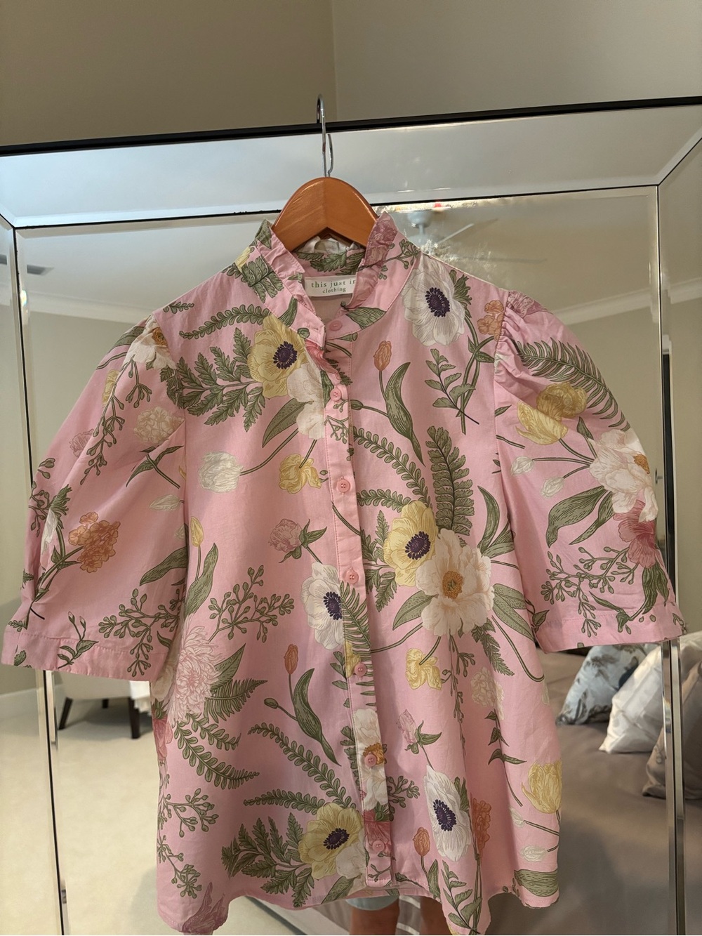 This Just In Pink Floral Puff Sleeve Top Blouse size S